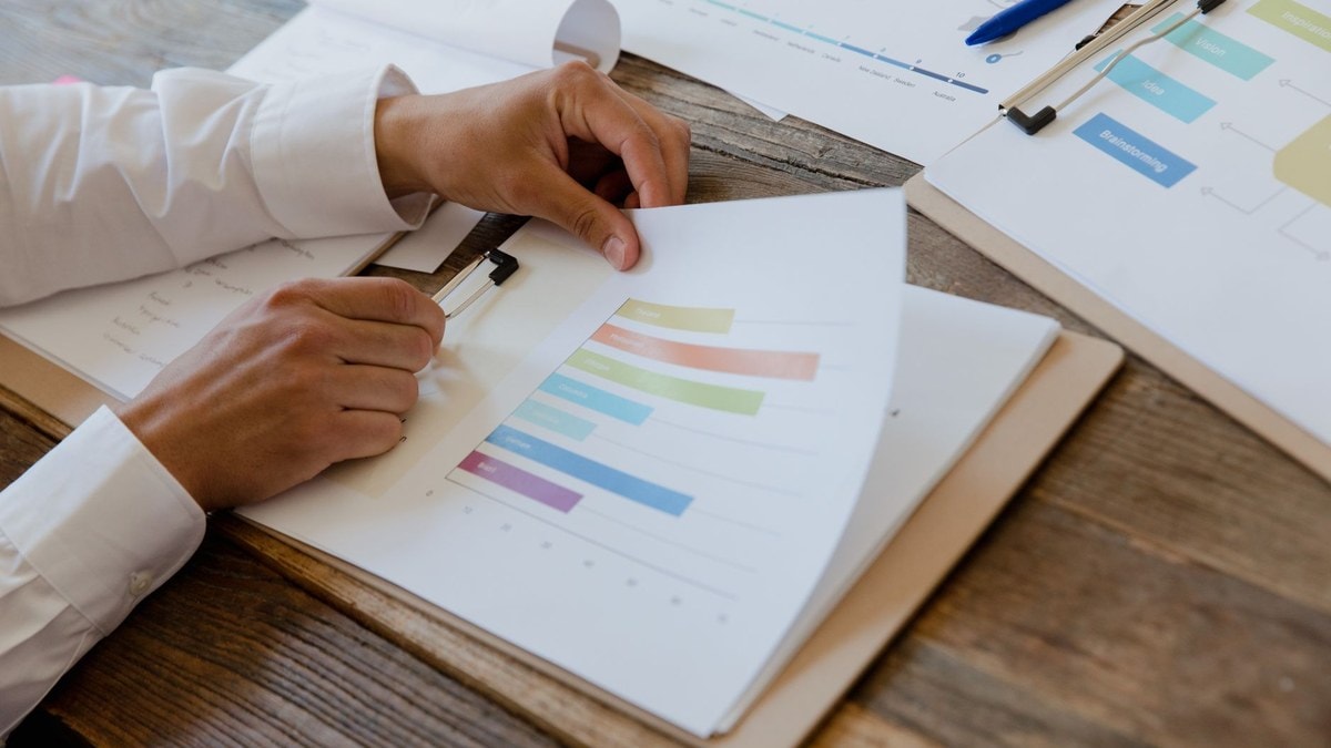 Analyse d'un rapport avec graphiques pour dresser le bilan d'un événement