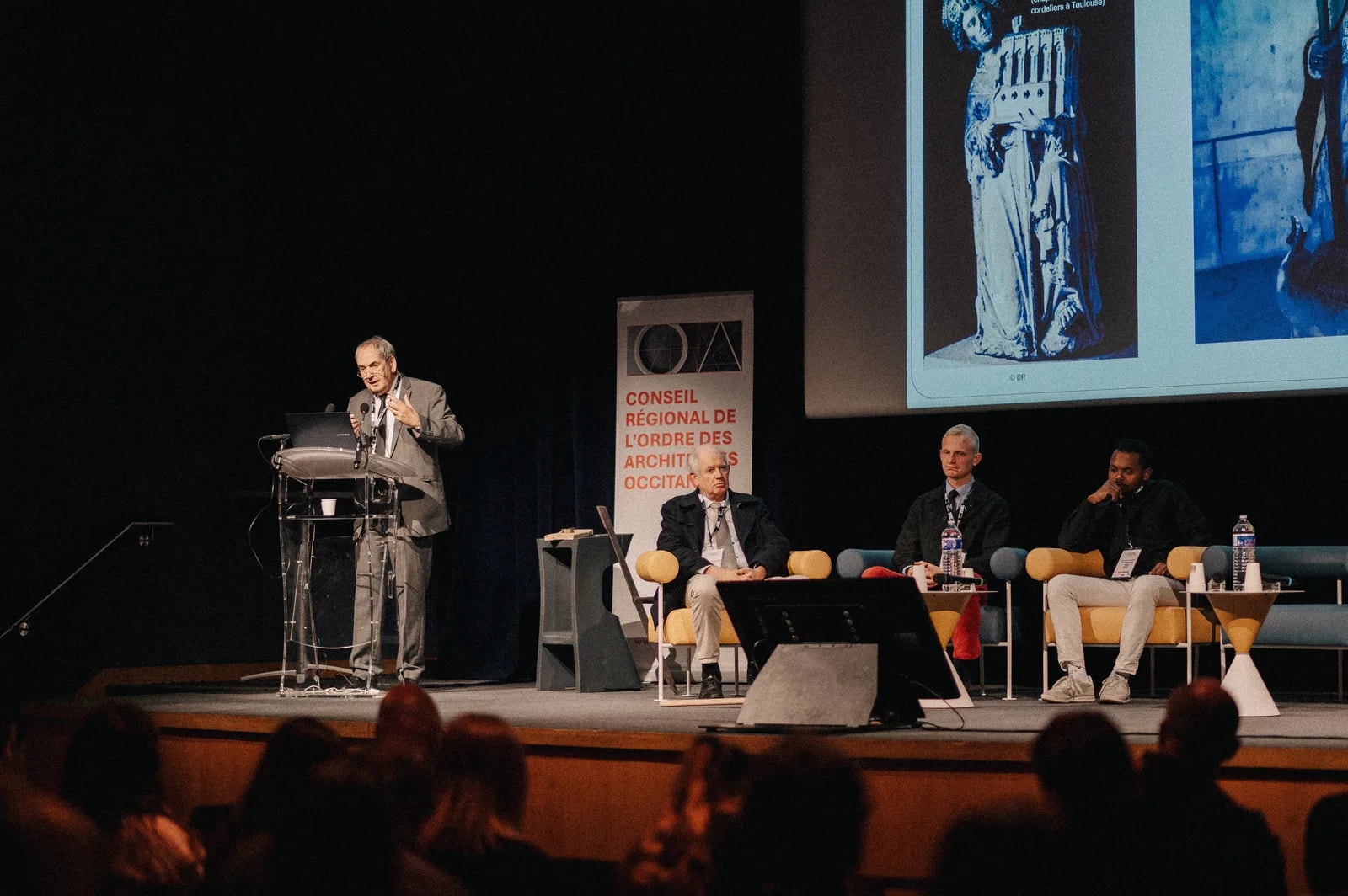 Table ronde des Rendez-vous de l’Architecture 2025 au Centre des Congrès Pierre Baudis à Toulouse, sur le thème « Architecture, Dessein de la Mémoire »